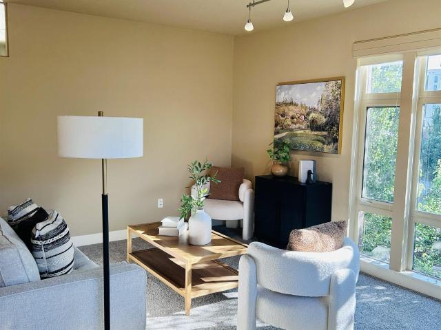 406 S 13th 303