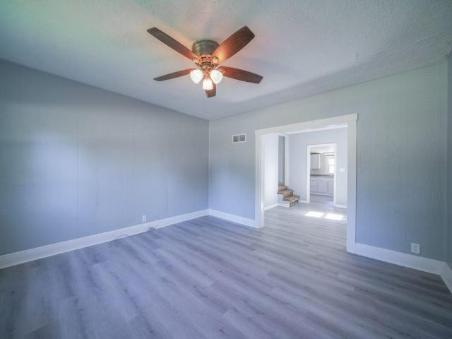 406 S Division