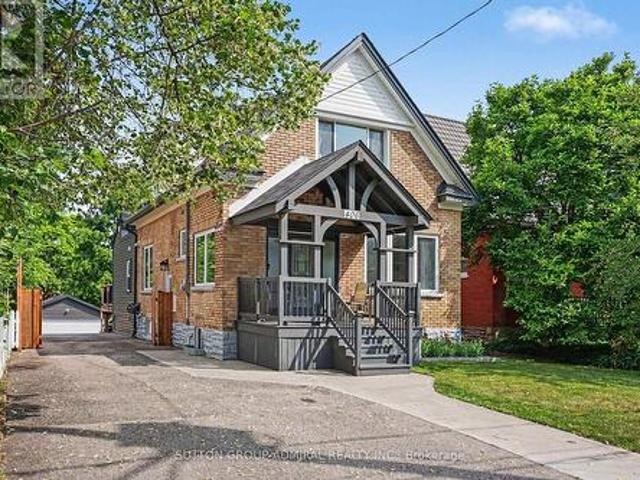 406 Stirling Avenue S, Kitchener, ON, N2M 3H9 house for sale | Listing ID X13788 | Royal LePage