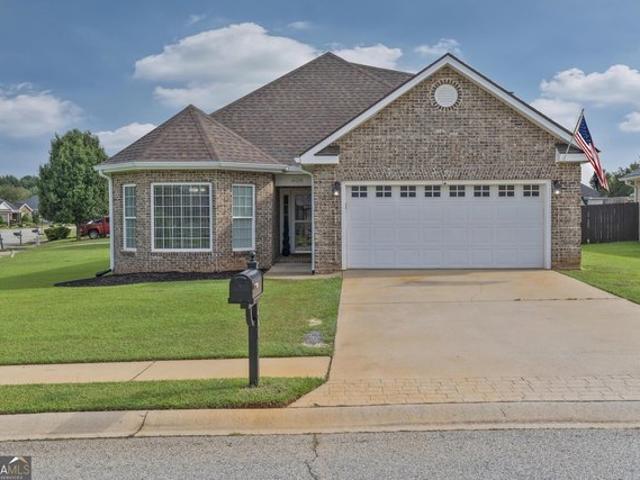 406 Sundowner Dr, Bonaire, GA 31005