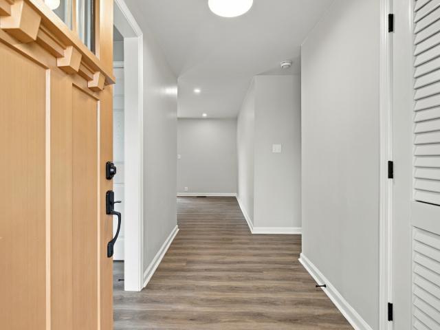 406 Pony Dr