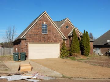 406 Robin Cove