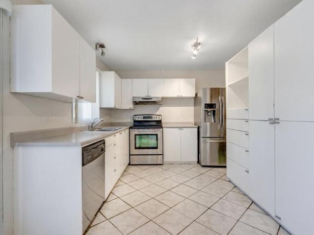 406 Rue Jean Piaget, H7M 3X9, H7M 3X9, Laval