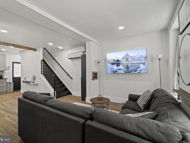 406 W Chestnut Street
