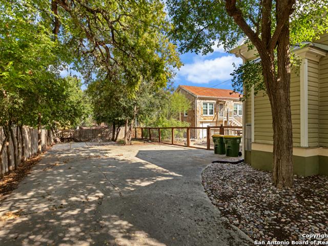 406 Tilden