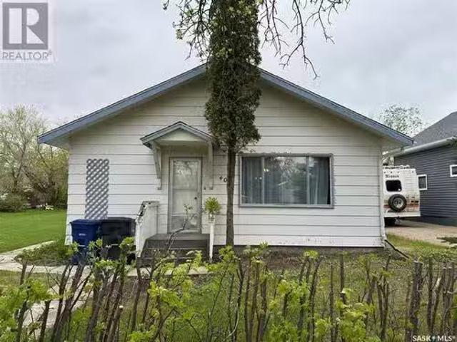 407 1St Street E, Wynyard, SK, S0A 4T0 house for sale Listi.
