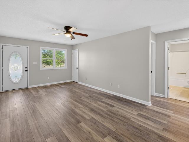 407 & 409 Walnut Rd Road