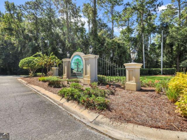 407 Country Walk Circle