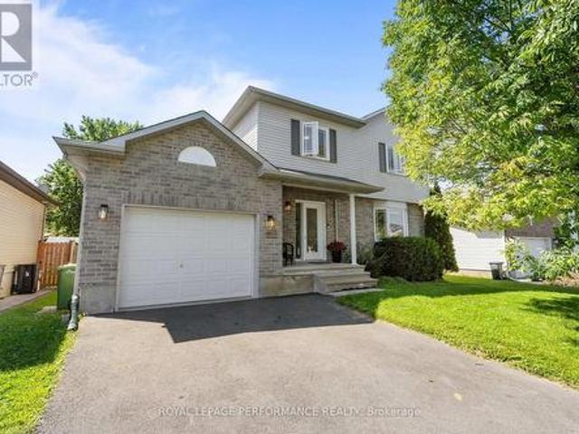 407 Centenaire Street, Russell, ON, K0A 1W0 house for sale | Listing ID X13738 | Royal LePage