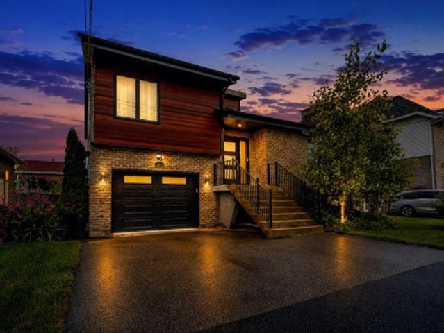 407 Ch. Des Prairies, Brossard, QC, J4X 1E5 house for sale | Listing ID 10281 | Royal LePage