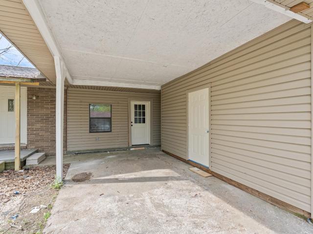 407 E. Holly Street