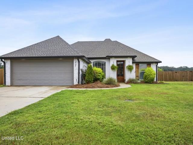 407 Oak Park Cv, Pearl, MS 39208