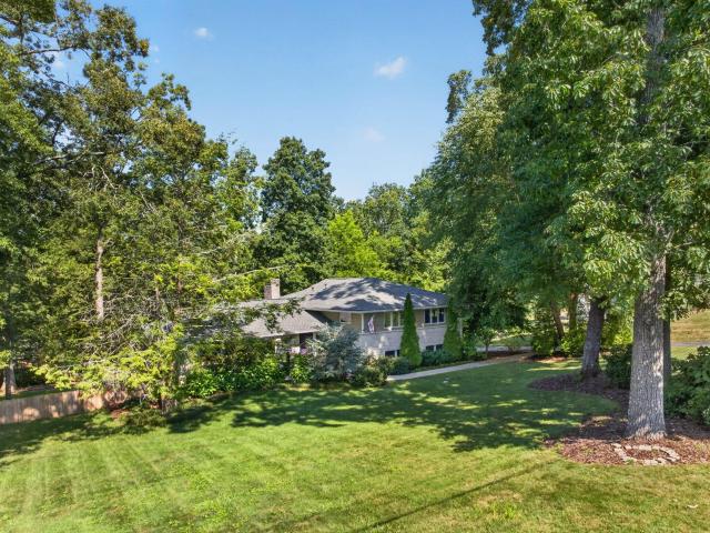 407 N Palisades Drive