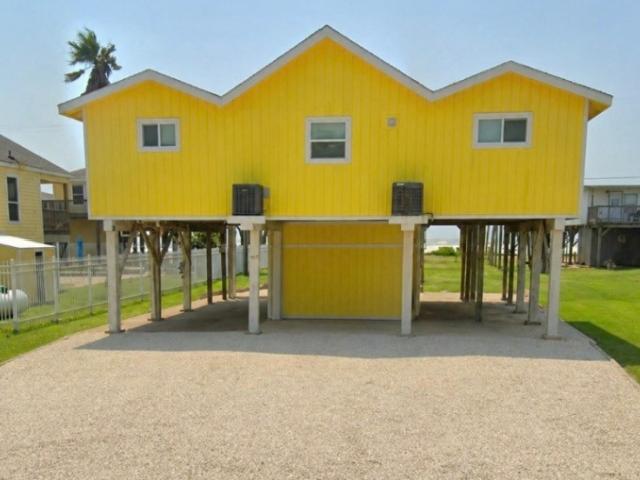 407 Seashell Dr, Surfside Beach, TX 77541 | MLS #12497