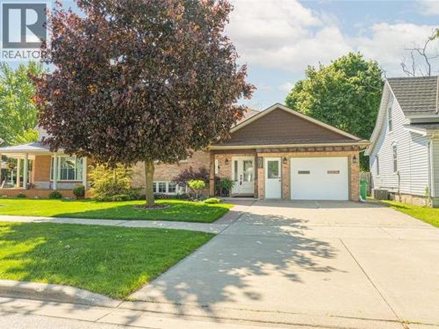 407 Princess Street, Petrolia, ON, N0N 1R0 house for sale | Listing ID 26017 | Royal LePage