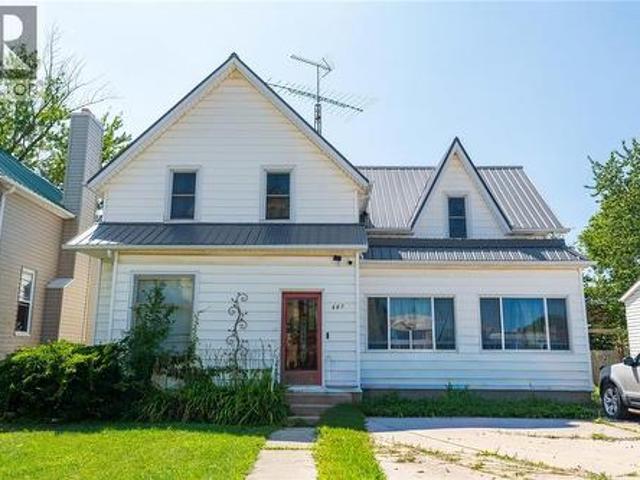 407 Queen Street, Petrolia, ON, N0N 1R0 house for sale | Listing ID 26023 | Royal LePage