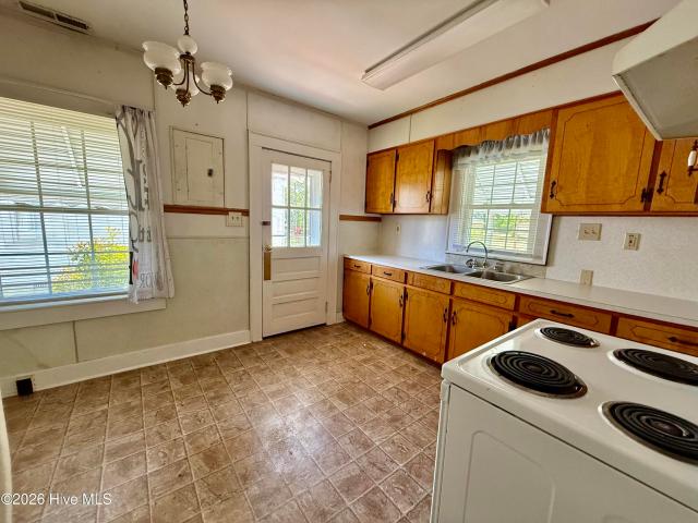 407 Roberdel Road