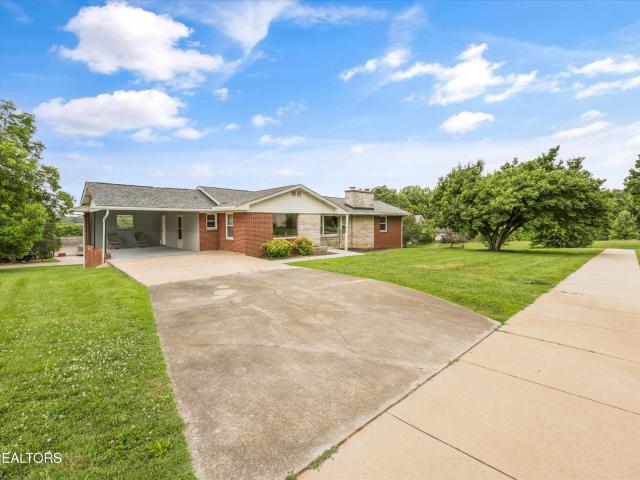 407 W College Ave