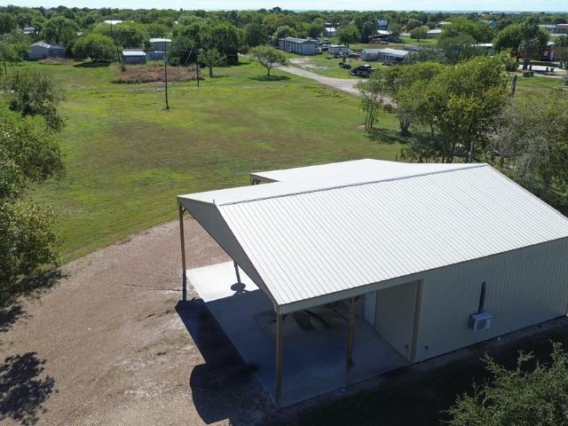 407 W Oakland Ave, Seadrift, TX 77983 | MLS #608798