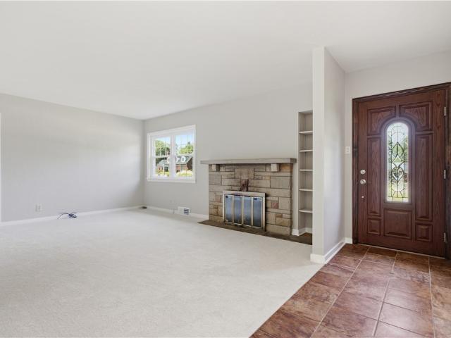 407 Vineyard Dr