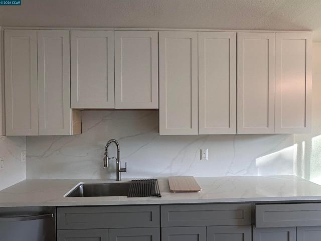 4081 Clayton Rd 207