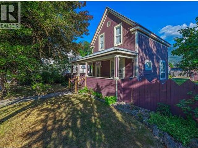 408 & 410 Mackenzie Avenue, Revelstoke, BC, V0E 2S0 house for sale | Listing ID 10398 | Royal LePage