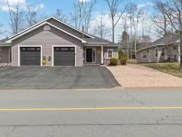 House for sale in Lunenburg - Patio