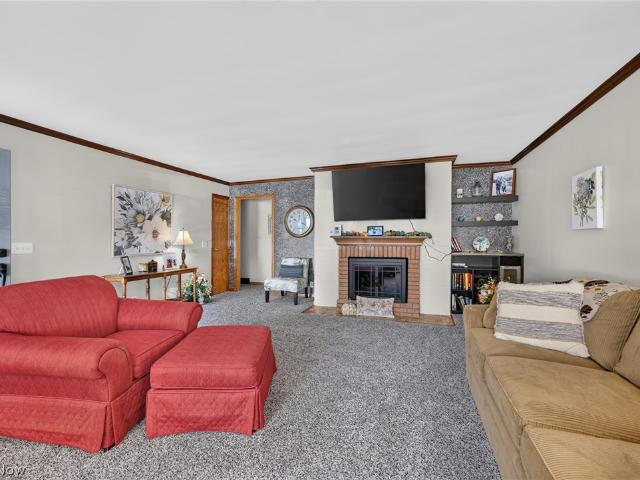 408 E 18th Street