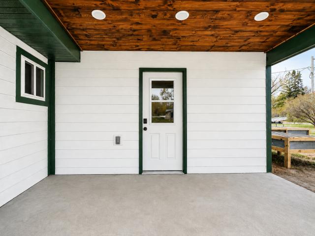 408 Main Street E