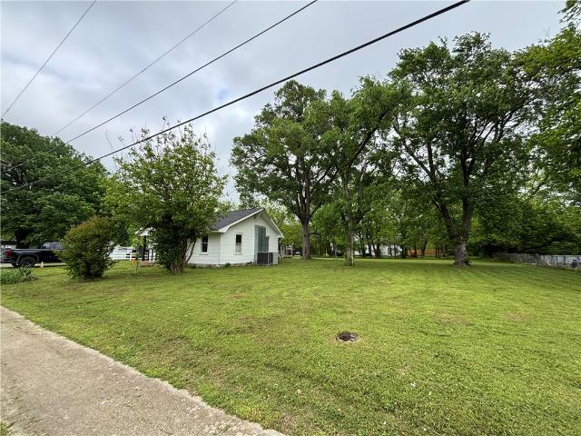 408 N. West Avenue