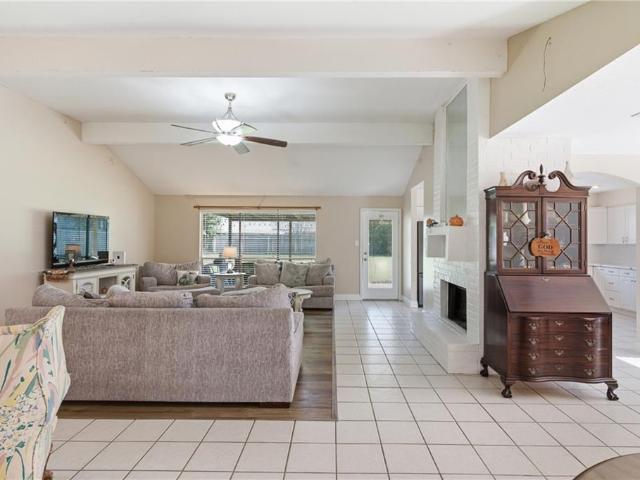 408 W Lake Catahoula Court
