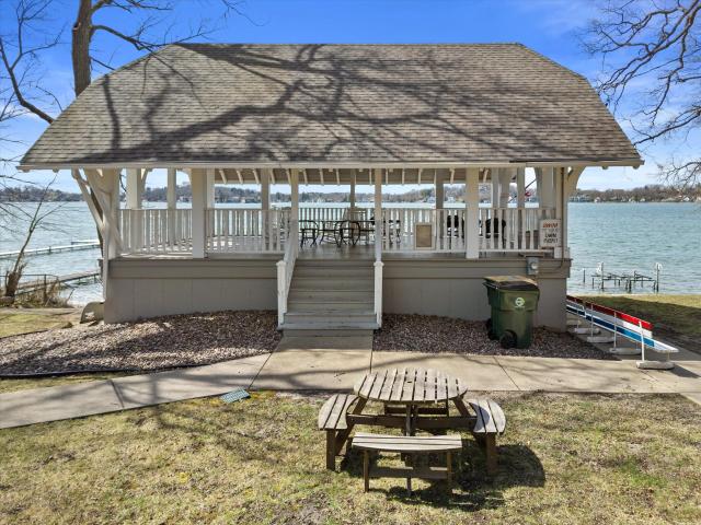 408 Valley Rd