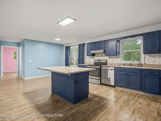 4096 E Clinton Trail