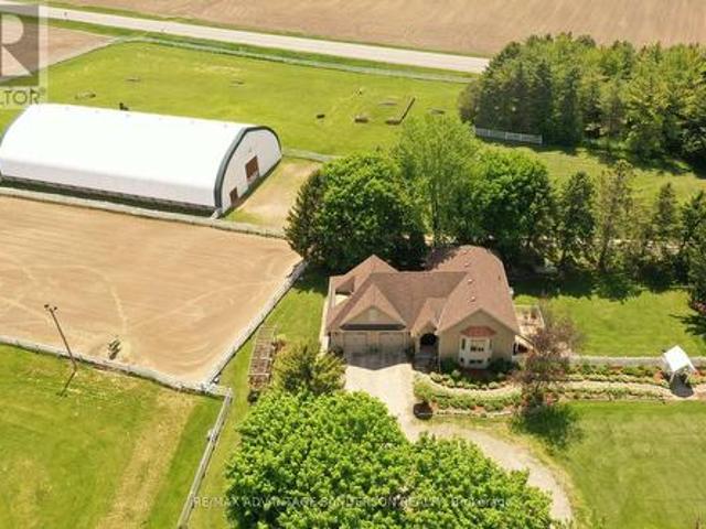 4099 Mcintosh Drive, North Middlesex Parkhill, ON, N0M 2K0 house for sale | Listing ID X13162 | Royal LePage