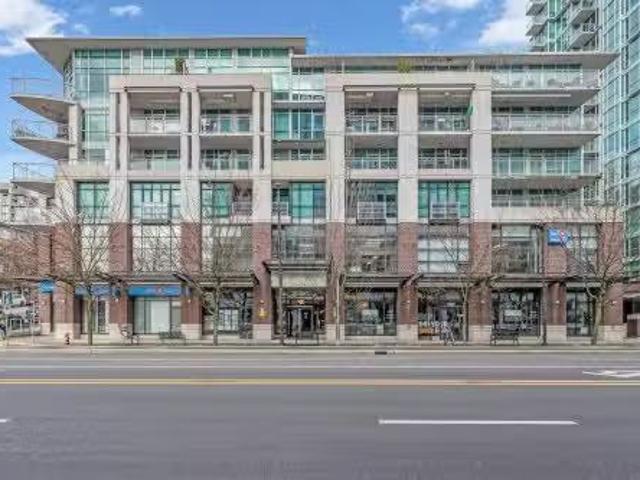 409 100 Esplanade Street E, North Vancouver, BC, V7L 4V1 Sin.