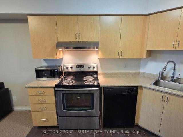 409 35 Saranac Boulevard, Toronto