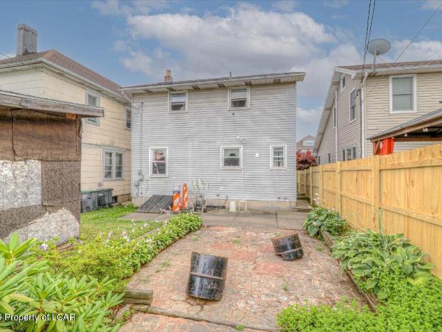 409 Carleton Avenue