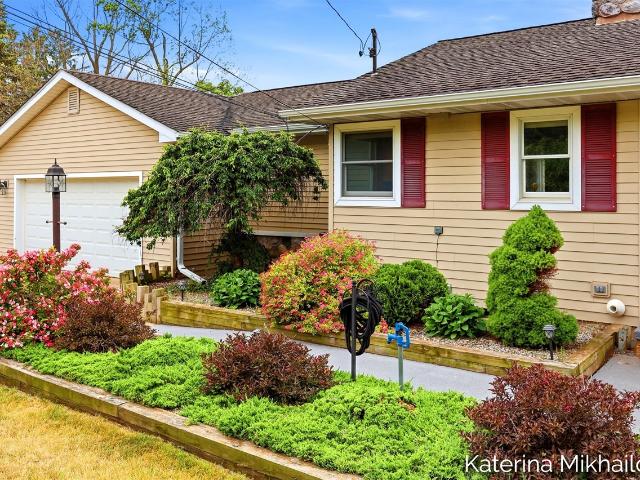 409 Grandview Avenue
