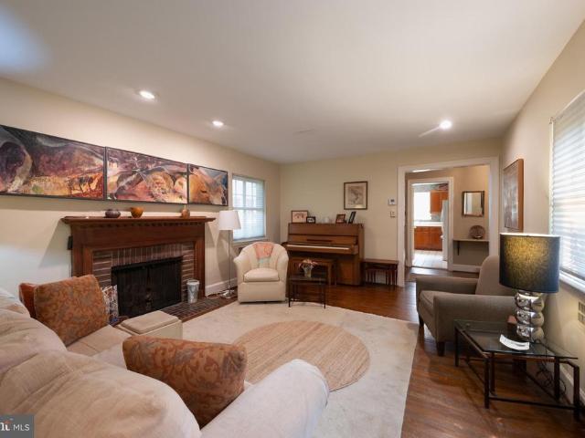 409 E Waverly Road