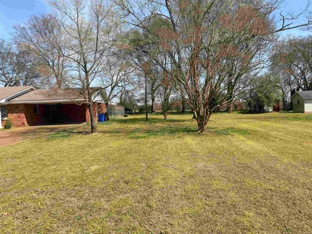 409 E Lakeside Dr