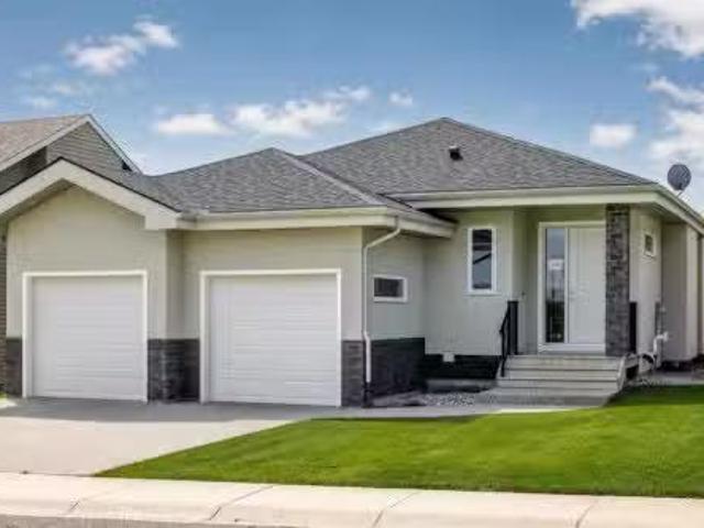 409 Edward Avenue Nw, Diamond Valley, AB, T0L 2A0 house for.