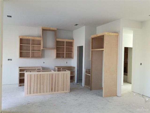 409 N Leon
