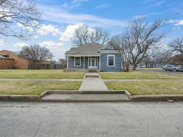 409 NW Main Street