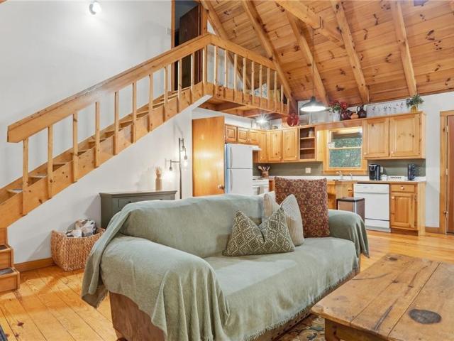 409 Tate Creek Trail