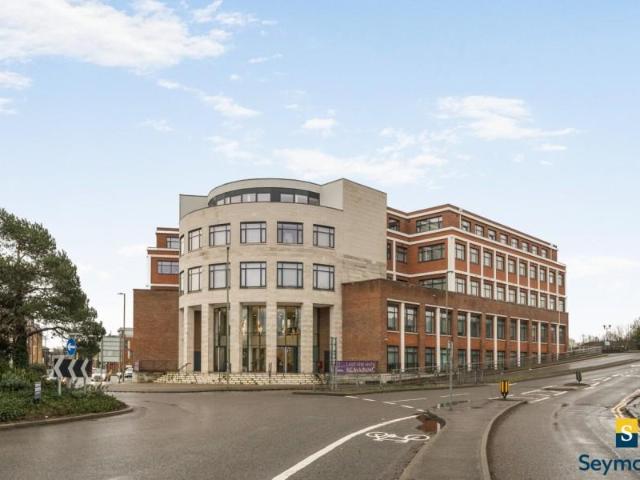 40 48 Pyrcroft Road, Chertsey KT16 1 bed apartment to rent £1,450 pcm £335 pw