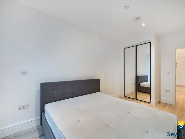40 48 Pyrcroft Road, Chertsey, Surrey, KT16