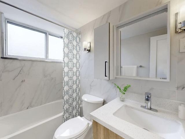 40 & 60 Pleasant Blvd Studio Apartment for Rent at 40 Pleasant Blvd, Toronto, ON M4T 1J9 Deer Park