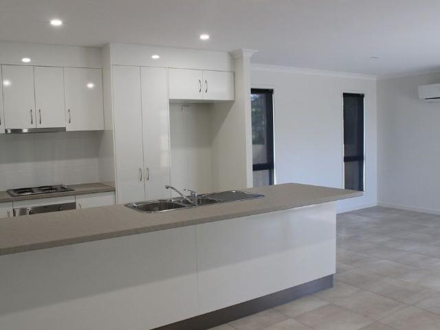 40 Trader Crescent Cannonvale, QLD 4802