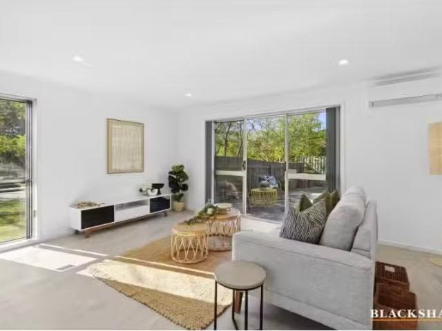 40 Vagabond Crescent, Mc Kellar House for rent Listed by Ange.