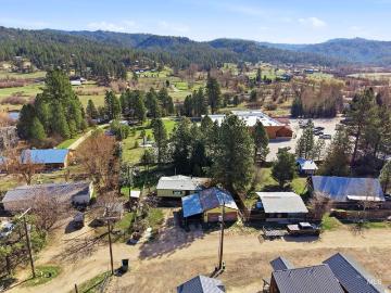 40 Village Cir